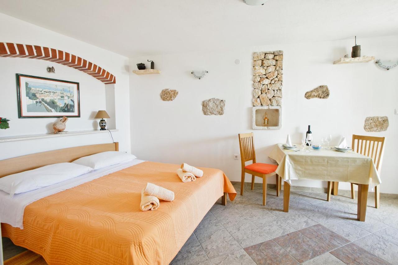 Paradise Stone Apartments Bol Pokój zdjęcie