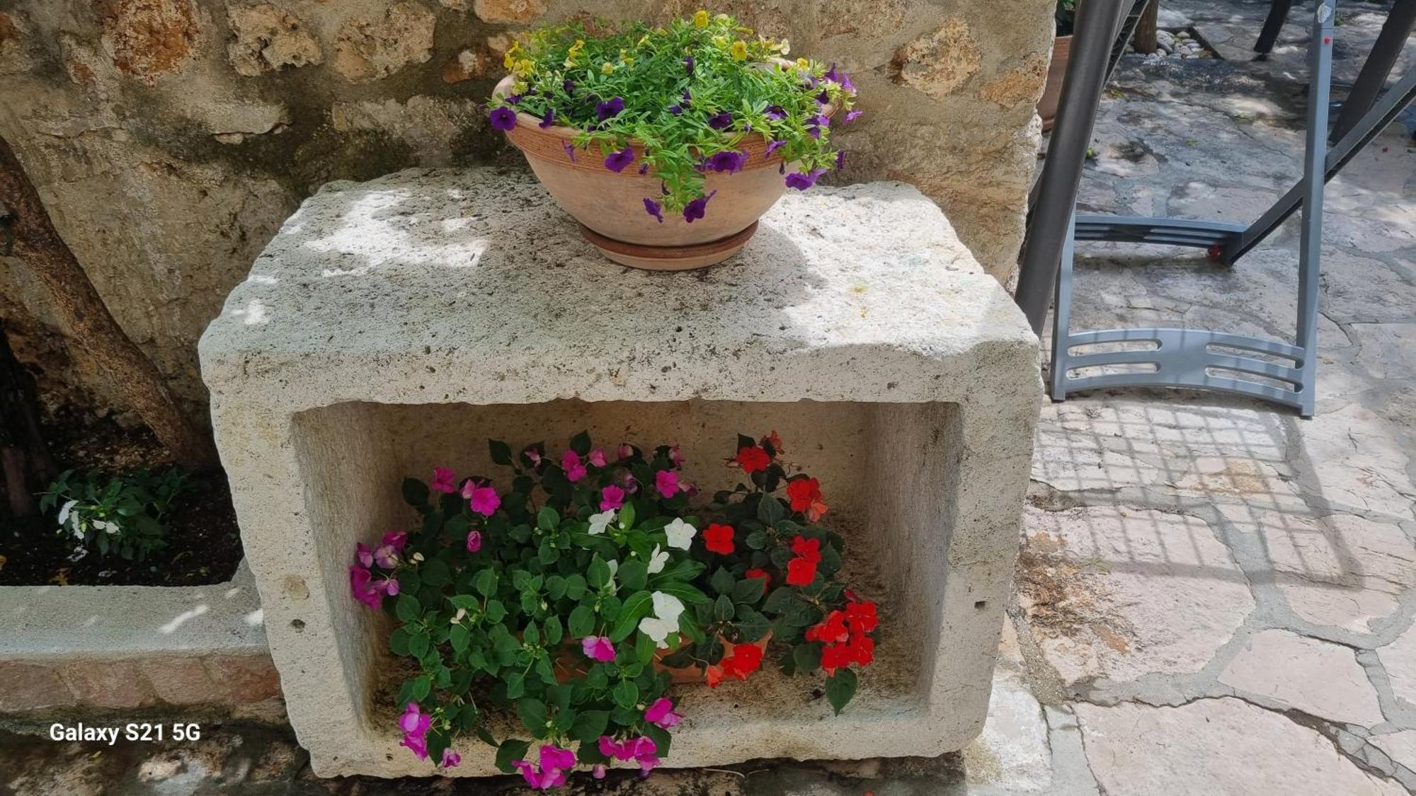 Paradise Stone Apartments Bol Zewnętrze zdjęcie