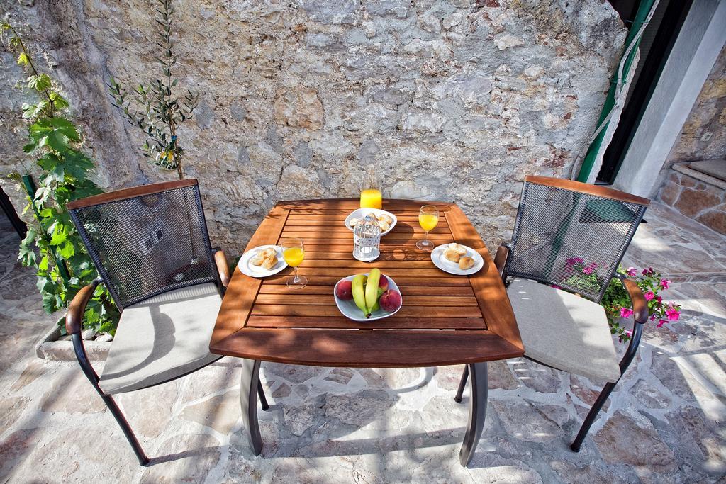 Paradise Stone Apartments Bol Zewnętrze zdjęcie