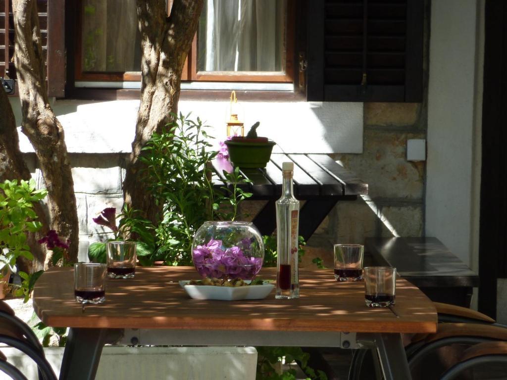 Paradise Stone Apartments Bol Zewnętrze zdjęcie