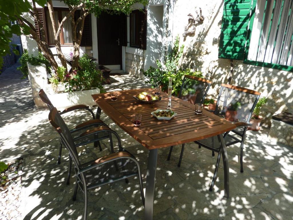 Paradise Stone Apartments Bol Zewnętrze zdjęcie