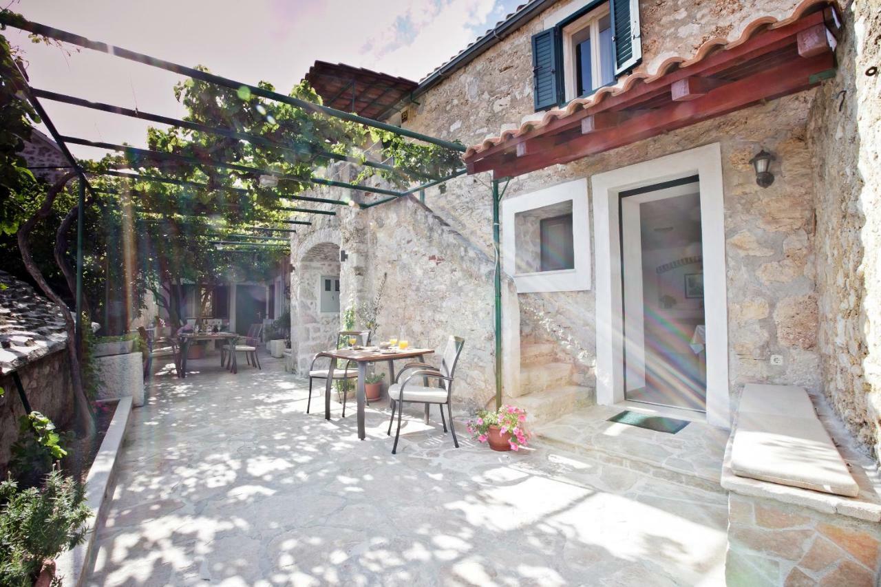 Paradise Stone Apartments Bol Zewnętrze zdjęcie